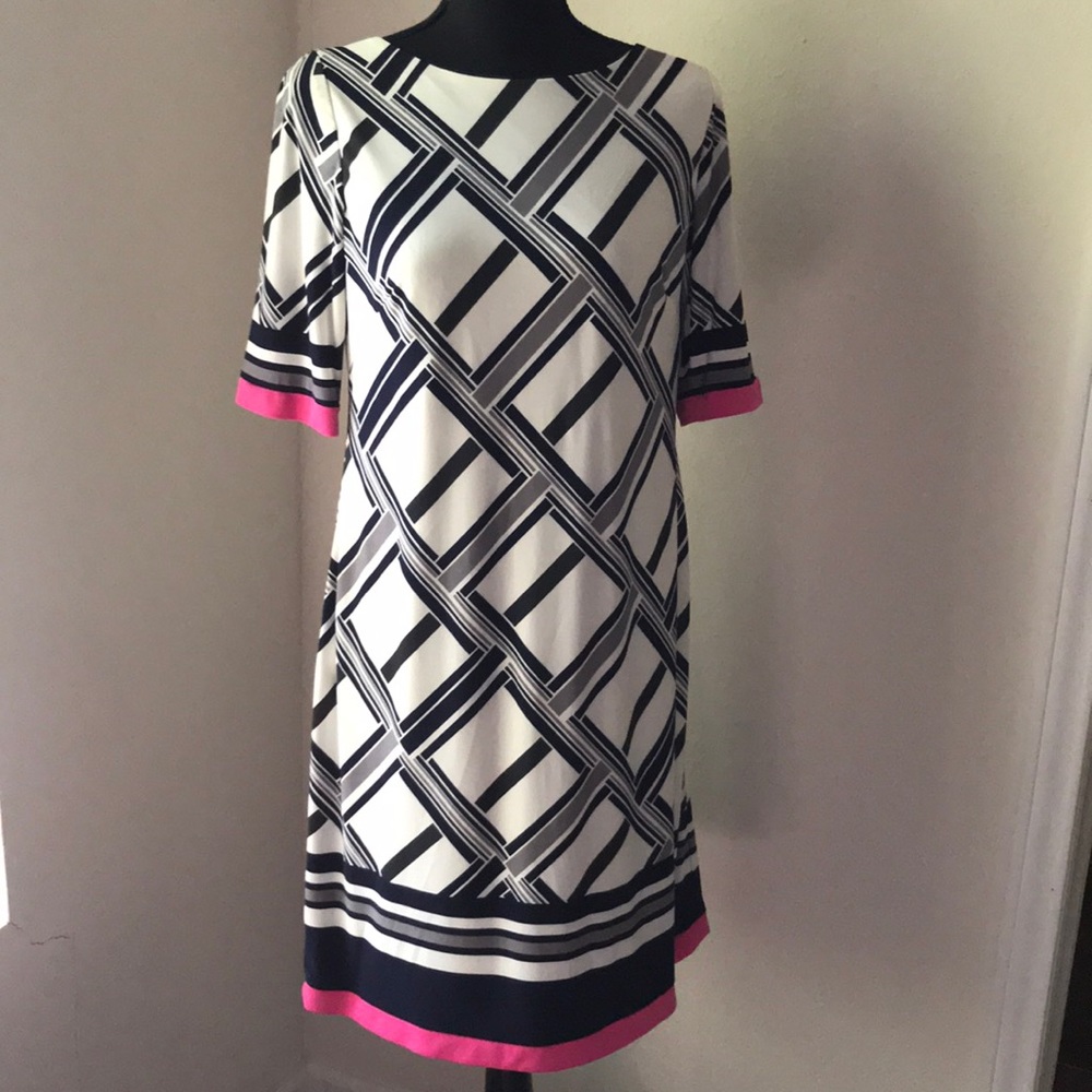 ⬇️ HP-Vince Camuto Graphic Print Shift💗